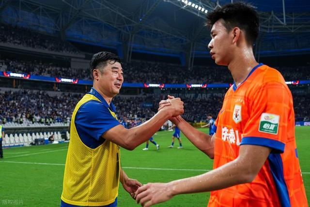 于年轻球员, AA, 眷顾